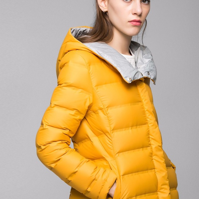 How to Whiten a Yellowed White Winter Coat?