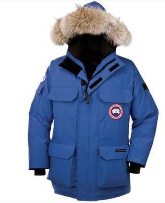 Goose Feather Down Jacket: A Fashion Staple for Cold Weather