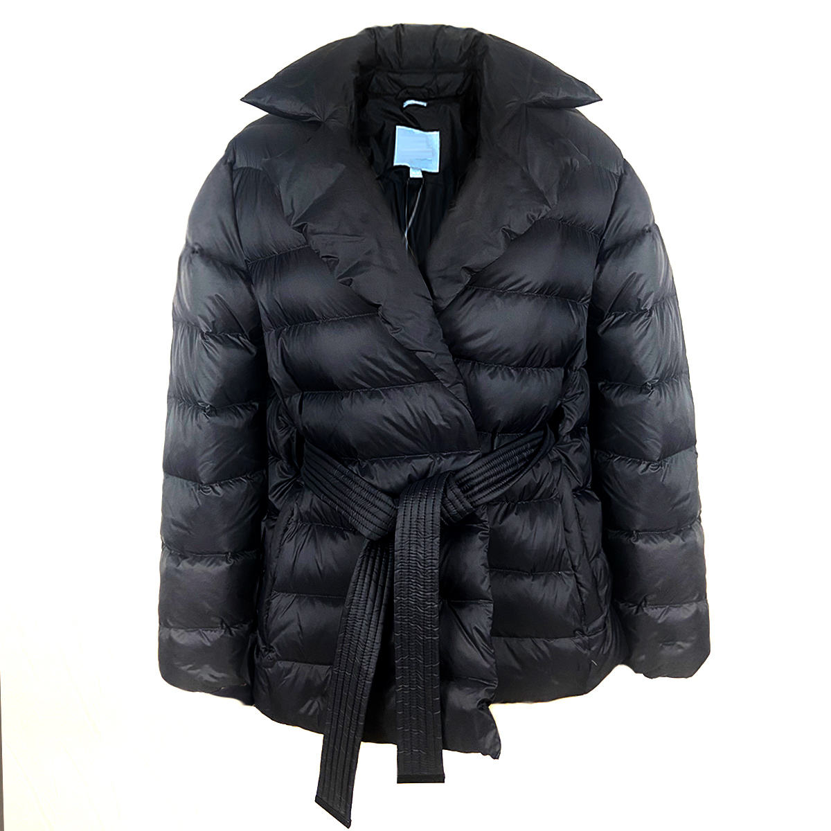 Black Down Jacket: A Fashion Must-Have for Winter