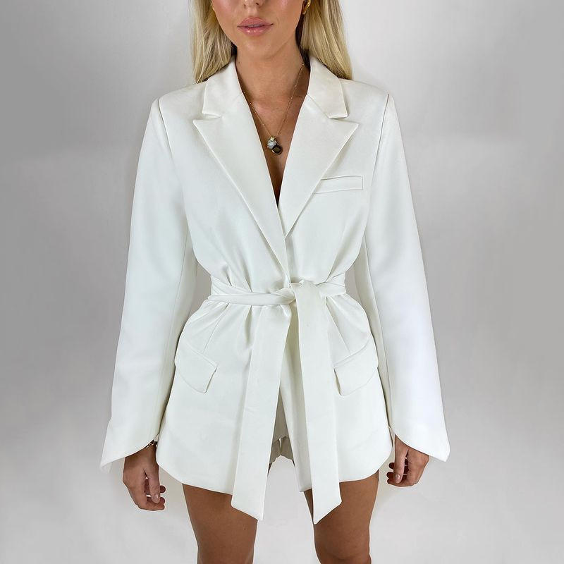 WHITE DOWN COAT OUTFIT IDEAS