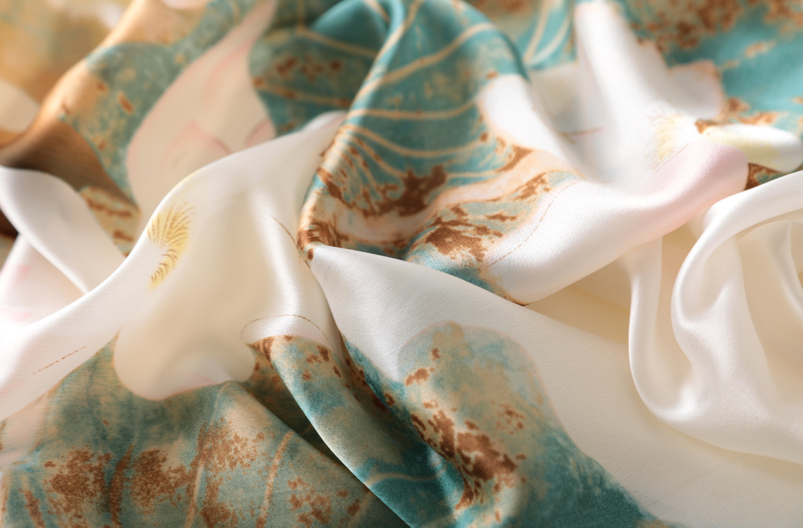 Title: Creative DIY: Mastering the Art of Silk Scarf Folding