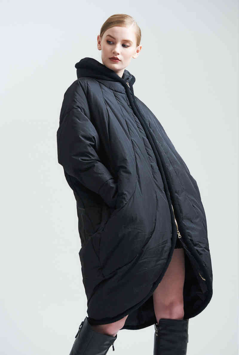 FASHIONABLE WOMENS DOWN COATS