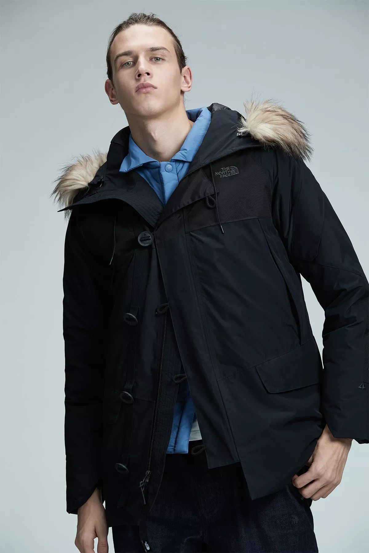 The North Face Black羽绒服，时尚与功能的完美结合