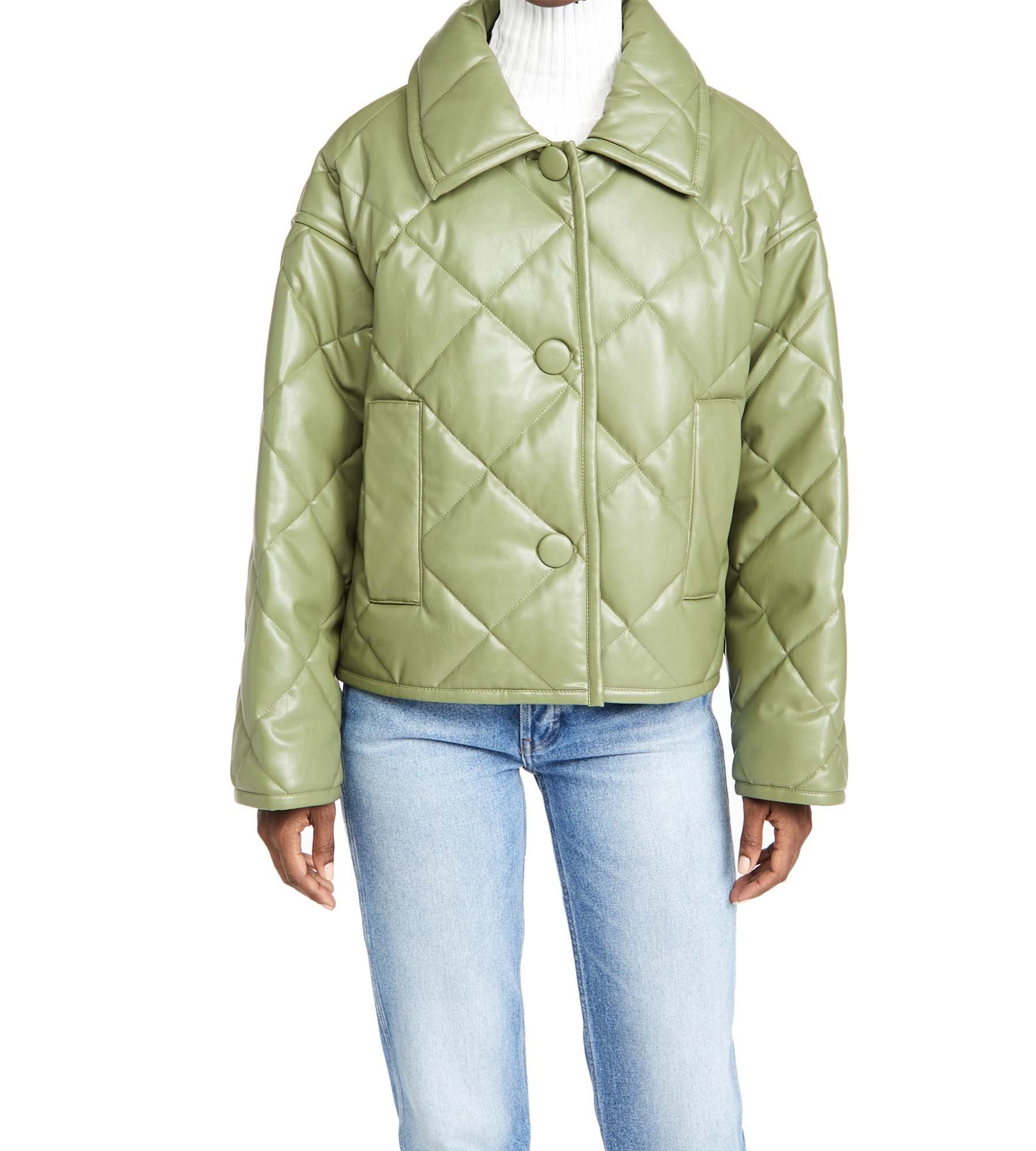 Bean Green Winter Coat: Fashion and Functionality in Cold Weather