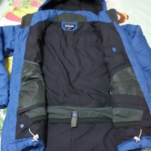 Anta Childrens Down Jacket: A Fashionable and Functional Winter Wear