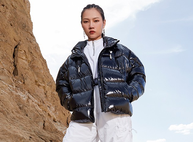 Womens Li-Ning Down Jacket: Fashion and Functionality