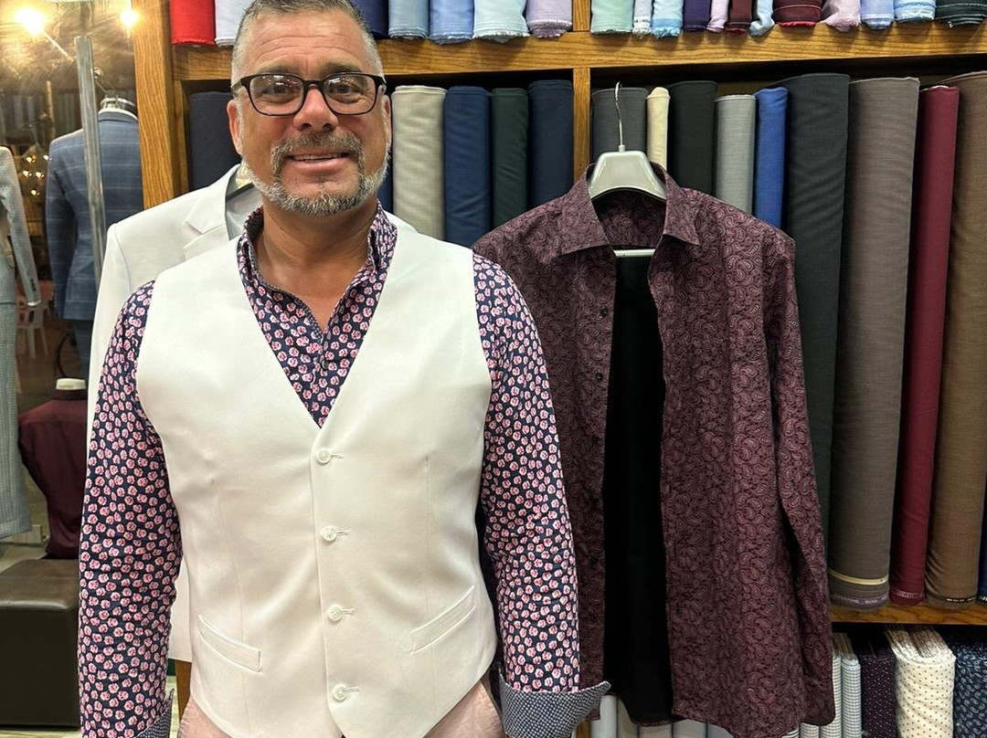 Title: Celebrating the Art of Tailoring: A Masterclass in Western Clothing