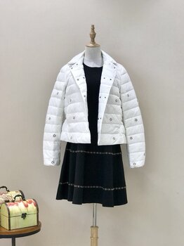 Wholesale羽绒服厂家，品质与时尚的完美结合