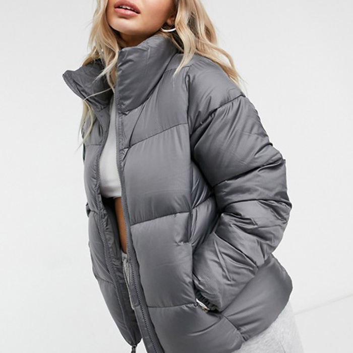 Feather-Light Down Jacket: A Winter Essential for Women