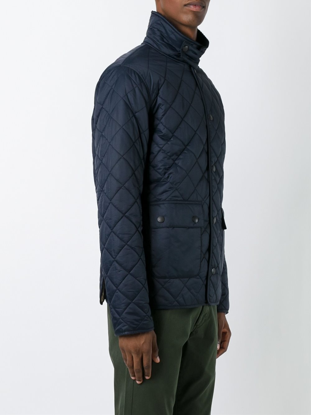 Anta Down Jacket: A Stylish and Functional Choice for Winter