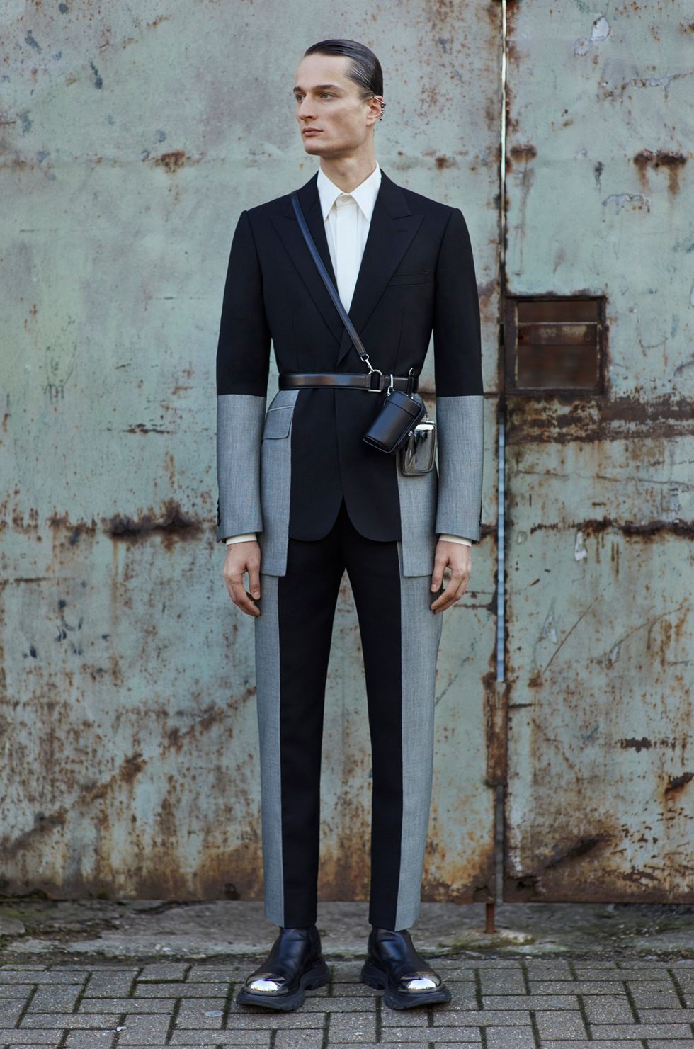 The Art of Menswear Design: Crafting the Perfect Suit