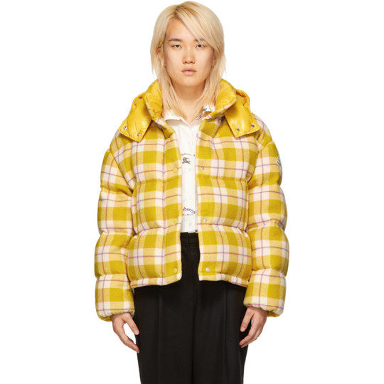 Is a yellow down jacket good-looking?