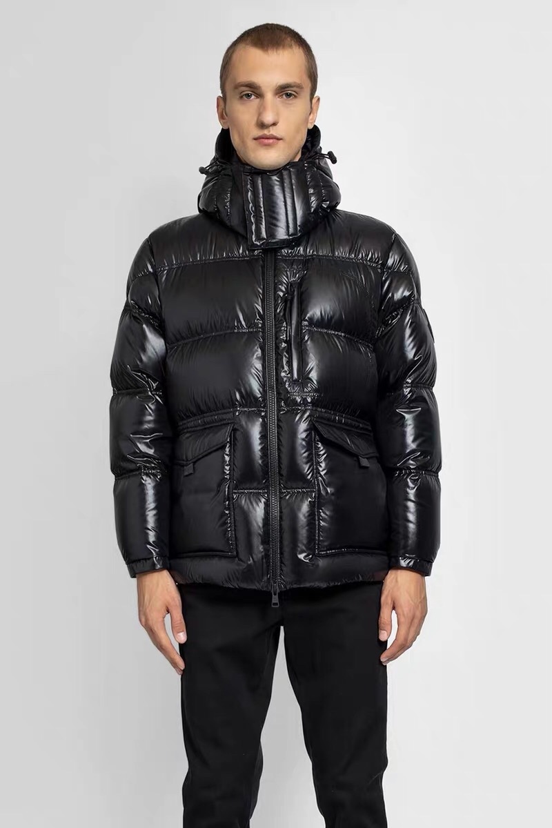 Moncler Mens羽绒服，时尚与功能的完美结合