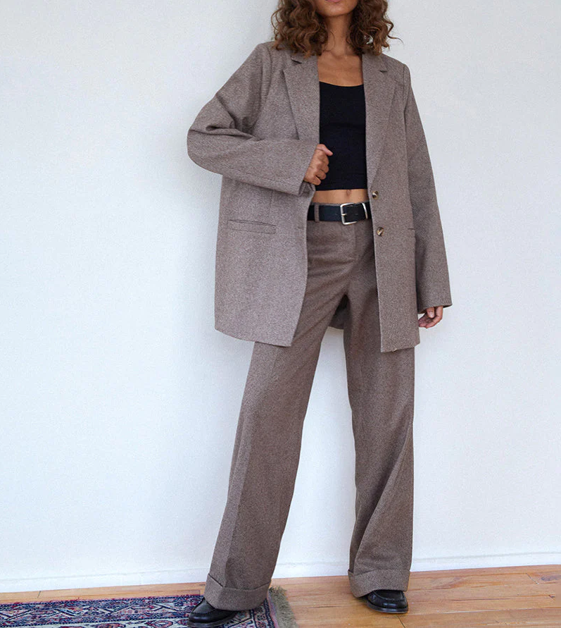 Ladies Casual Smart Suits: The Perfect Piece for a Stylish and Comfortable Look