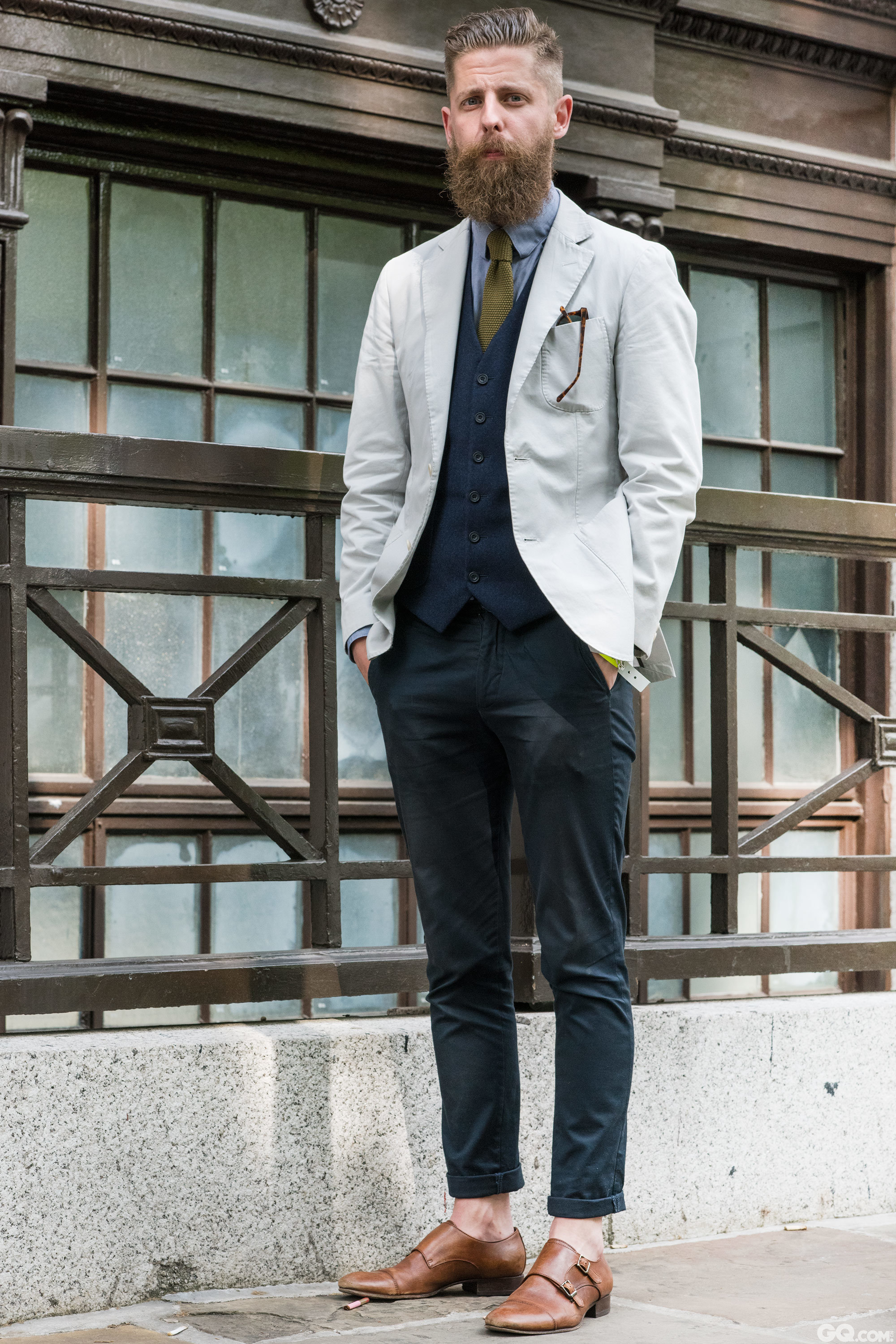 Title: How to Pair Casual Suits for a Stylish and Comfortable Look