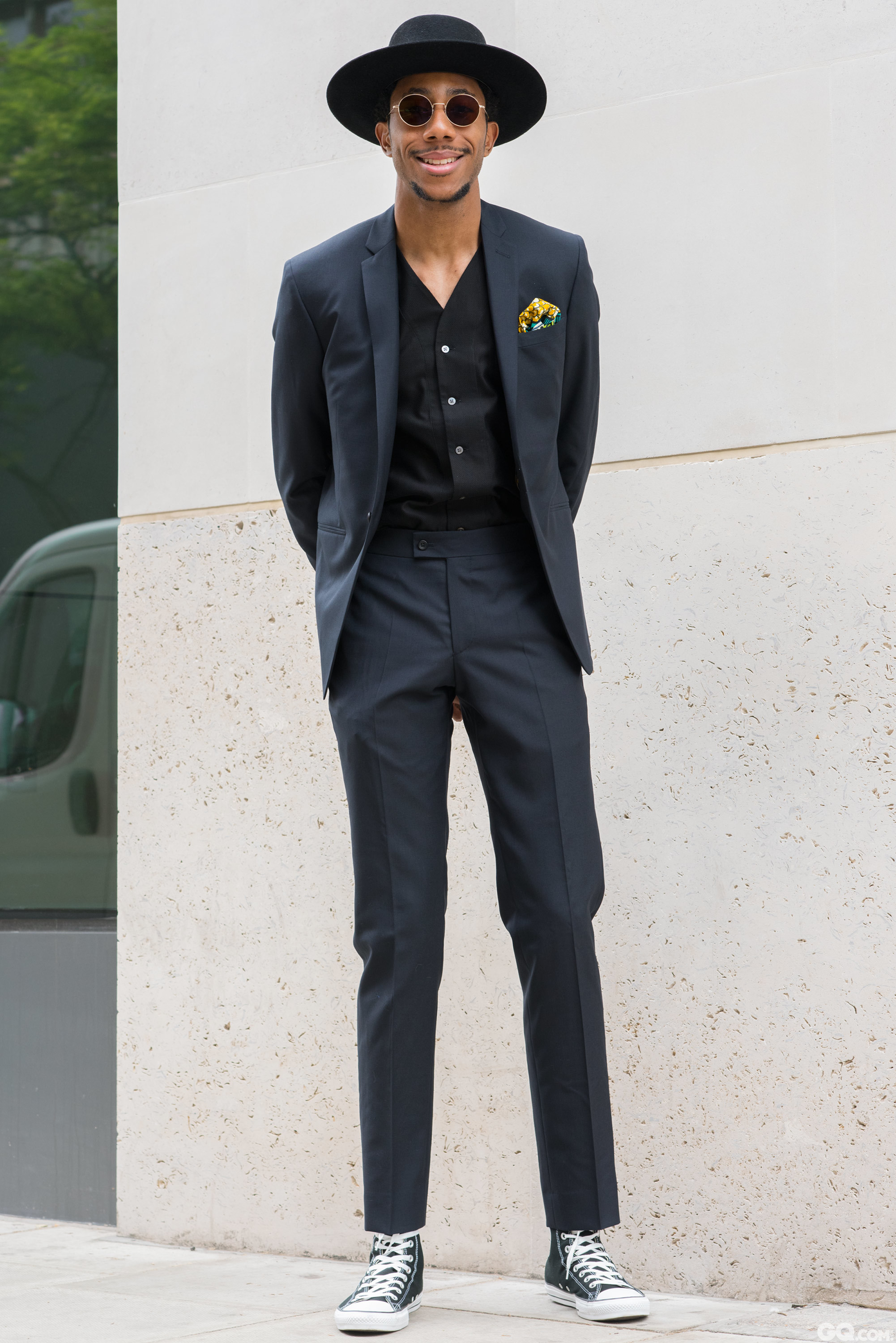 Title: How to Pair Casual Suits for a Stylish and Comfortable Look