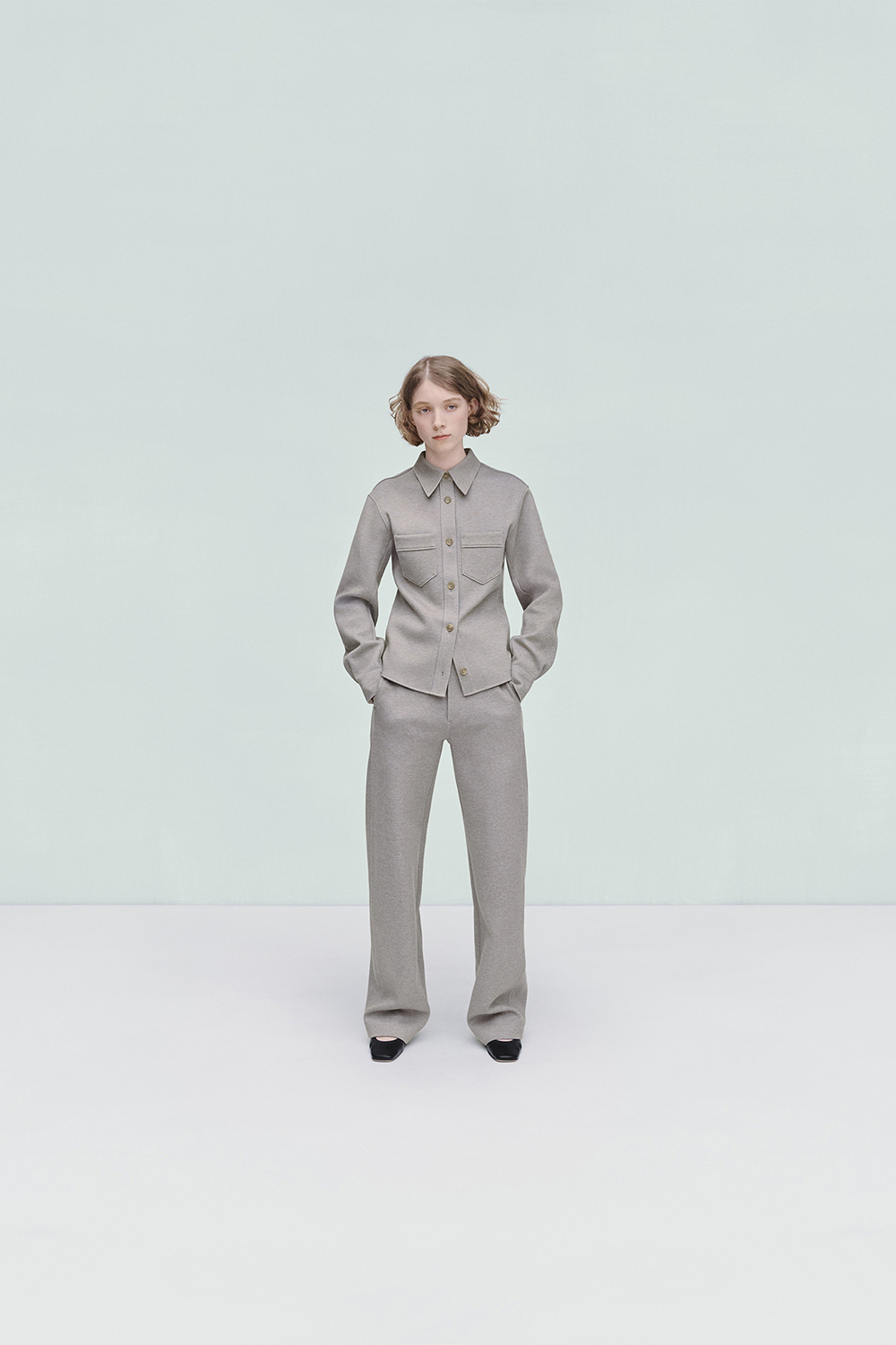 Title: The Perfect Blend of Style and Substance: Unearthing the Allure of Uniqlos Smart Suit Collection