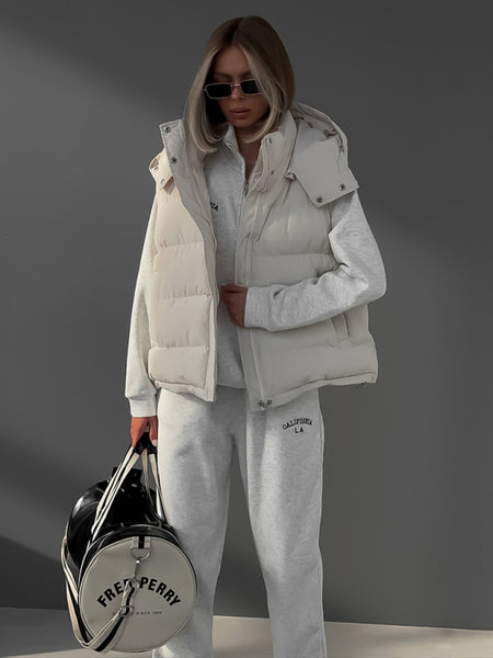 How to style a long white down jacket?