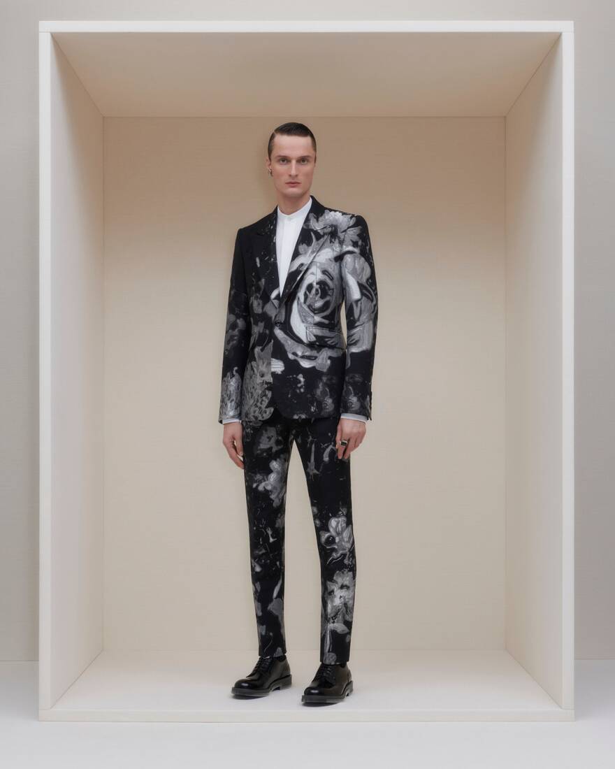 Title: Unraveling the Elegance: A Masterclass in Style with Balenciagas Classic Suits