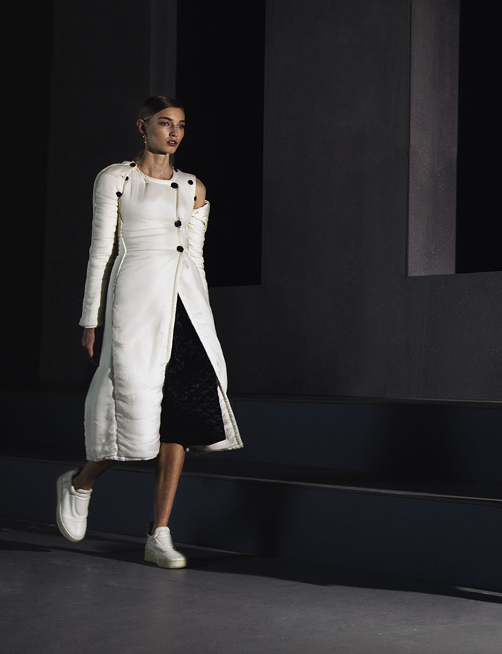 The Timeless Elegance: The Perfect Blend of White Sneakers and Formal Wear