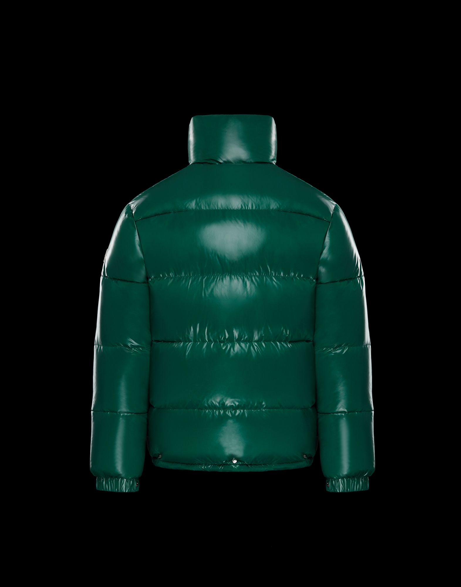 Moncler Green Winter Jacket: A Fashion Staple for Outdoor Adventures