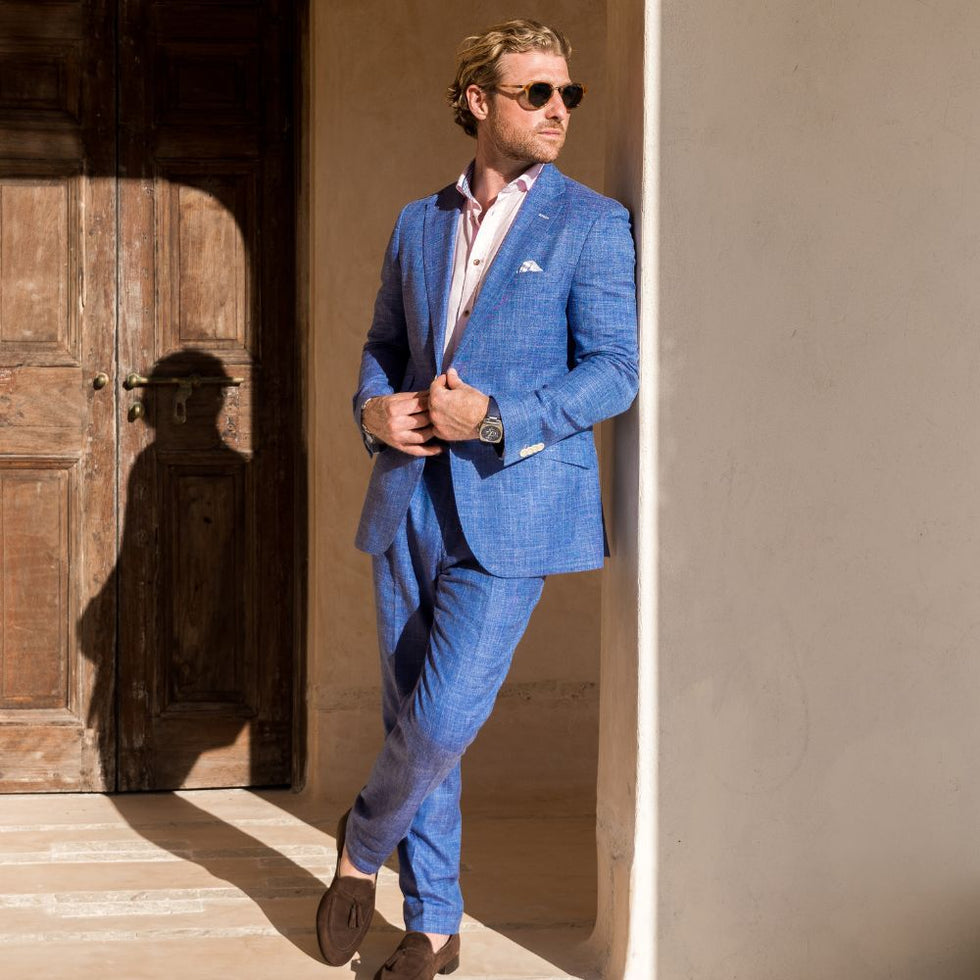 Blue Suit Pairing: The Ideal Way to Complement Your Outfit