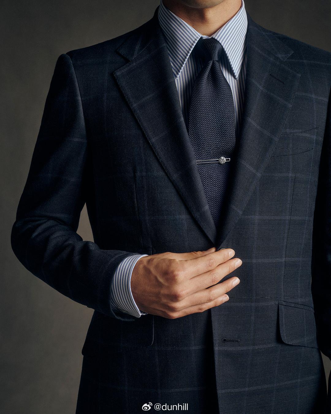 Title: Unveiling the Essence of Style: An Insight into the World of Dunhill Suits