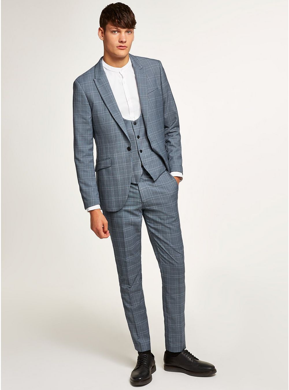 Custom Made suits in Nanjing: The Art of Crafting Perfect Fits