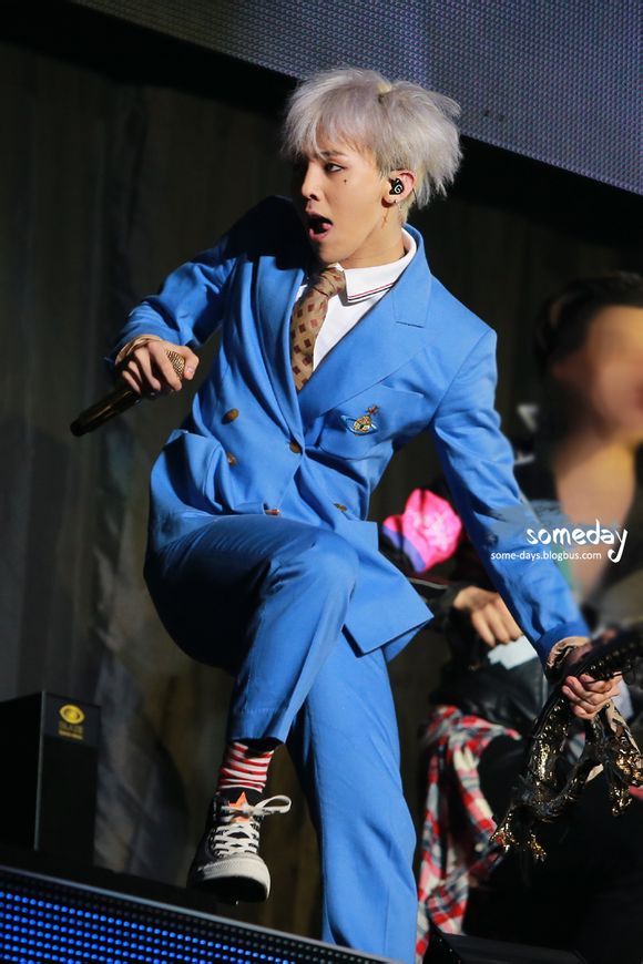 Title: G-Dragons Blue Suit Picture: A Visual Exploration of his Stylish and Innovative fashion Sense