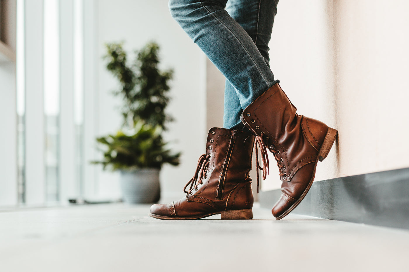 Title: Can Jeans and Leather Boots be Styled Together? The Perfect Pairing for the Modern Male