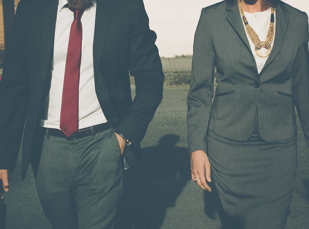 Title: The Art of Wearing a Tie with Suits: Understanding the Significance and Proper Etiquette