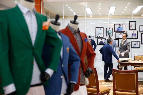 Title: Embracing Personalized Fashion: The Art of Shandong Xiongs Custom Suit Making