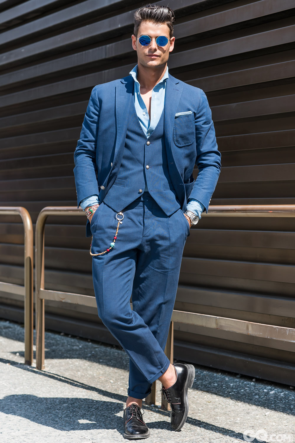 Title: Can Casual Suits be Paired with Jeans? The Ultimate Guide to Mixing Formal and Casual Wear