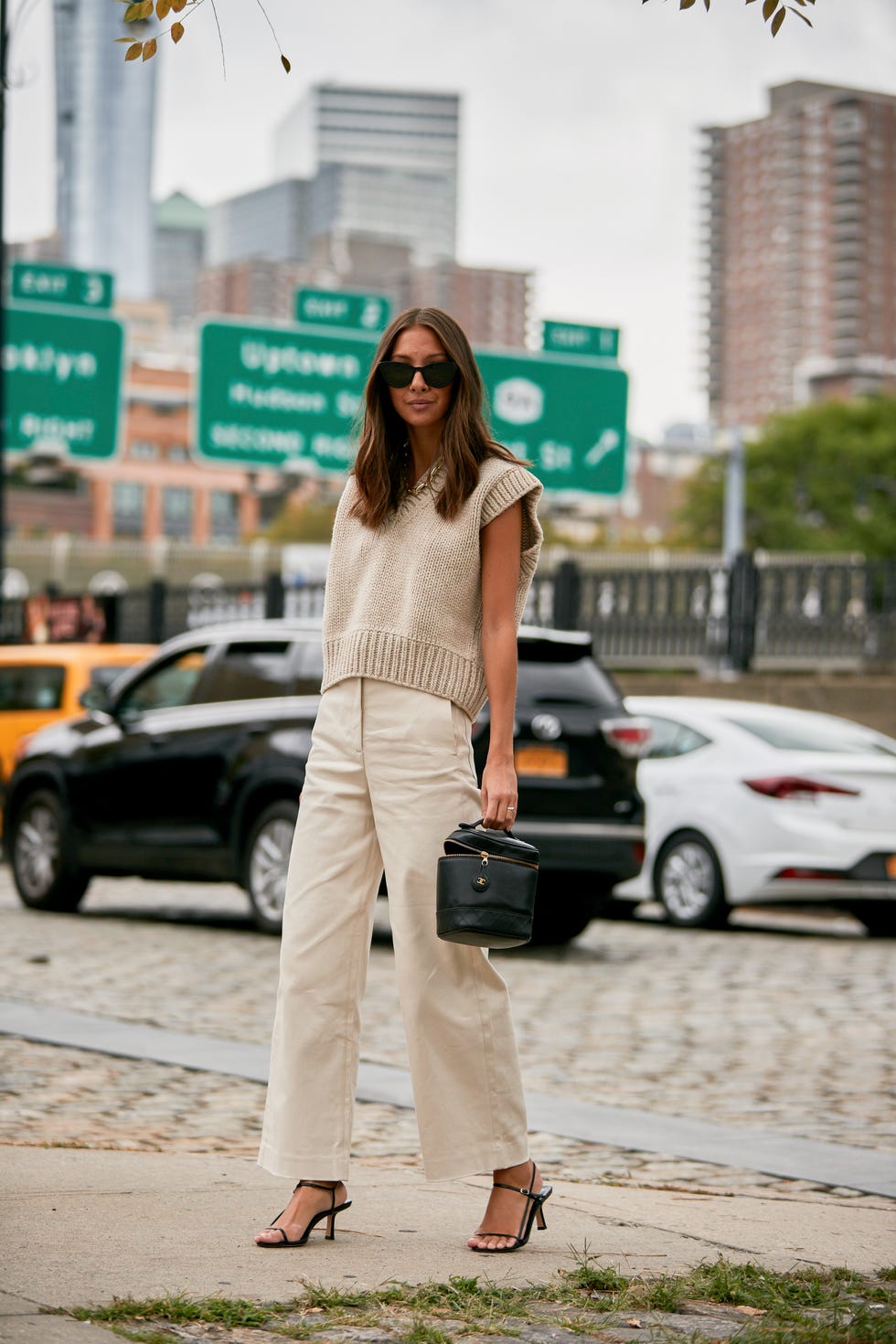 Can Wear White Shoes with Suit in Western Style? The Dos and Donts of Casual Fashion