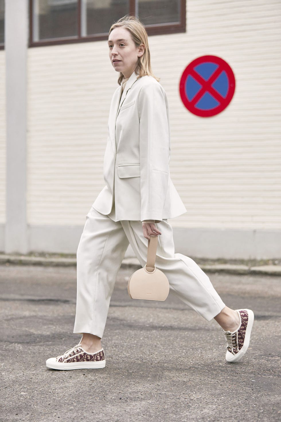 Can Wear White Shoes with Suit in Western Style? The Dos and Donts of Casual Fashion