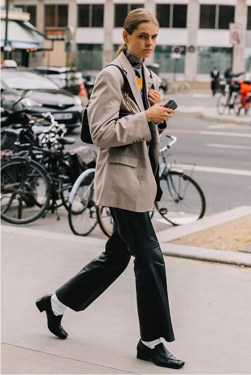 Title: Why Wearing White Socks with a Suit Is Considered Awkward