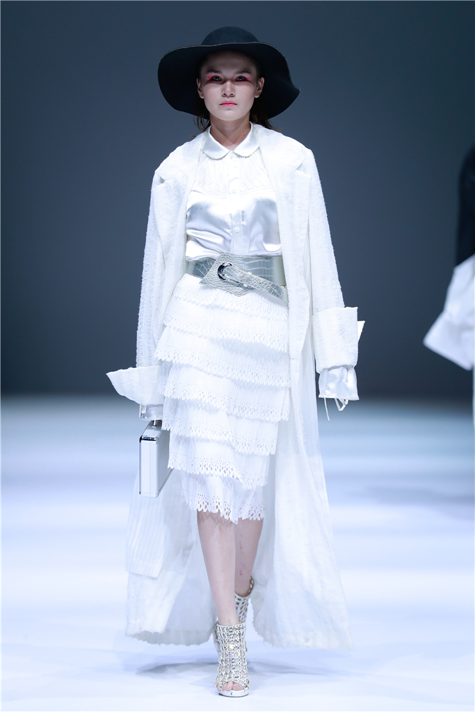 Title: Exploring the World of Fashion at Jiangxi Institute of Fashion Technology