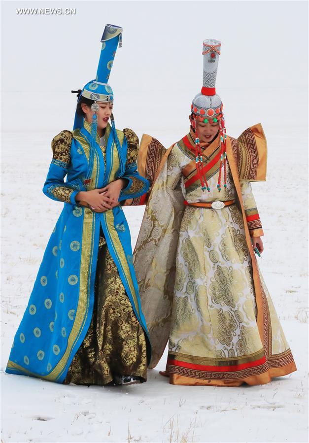 The charm of Mongolian coat in winter