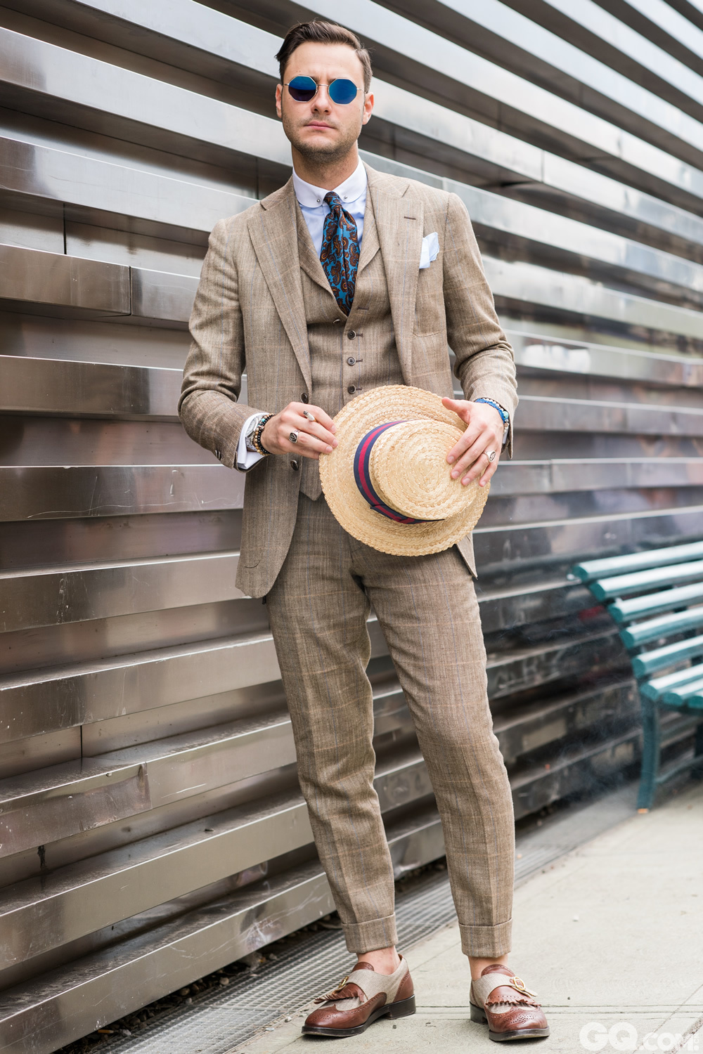 Title: The Timeless Allure of Vintage Suits: A Retrospective on the Classic Fashion Trend