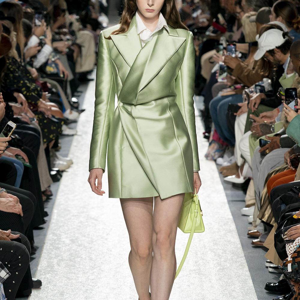 Title: The Art of Combining Green Suits: A Fashionable and Eco-Friendly Choice