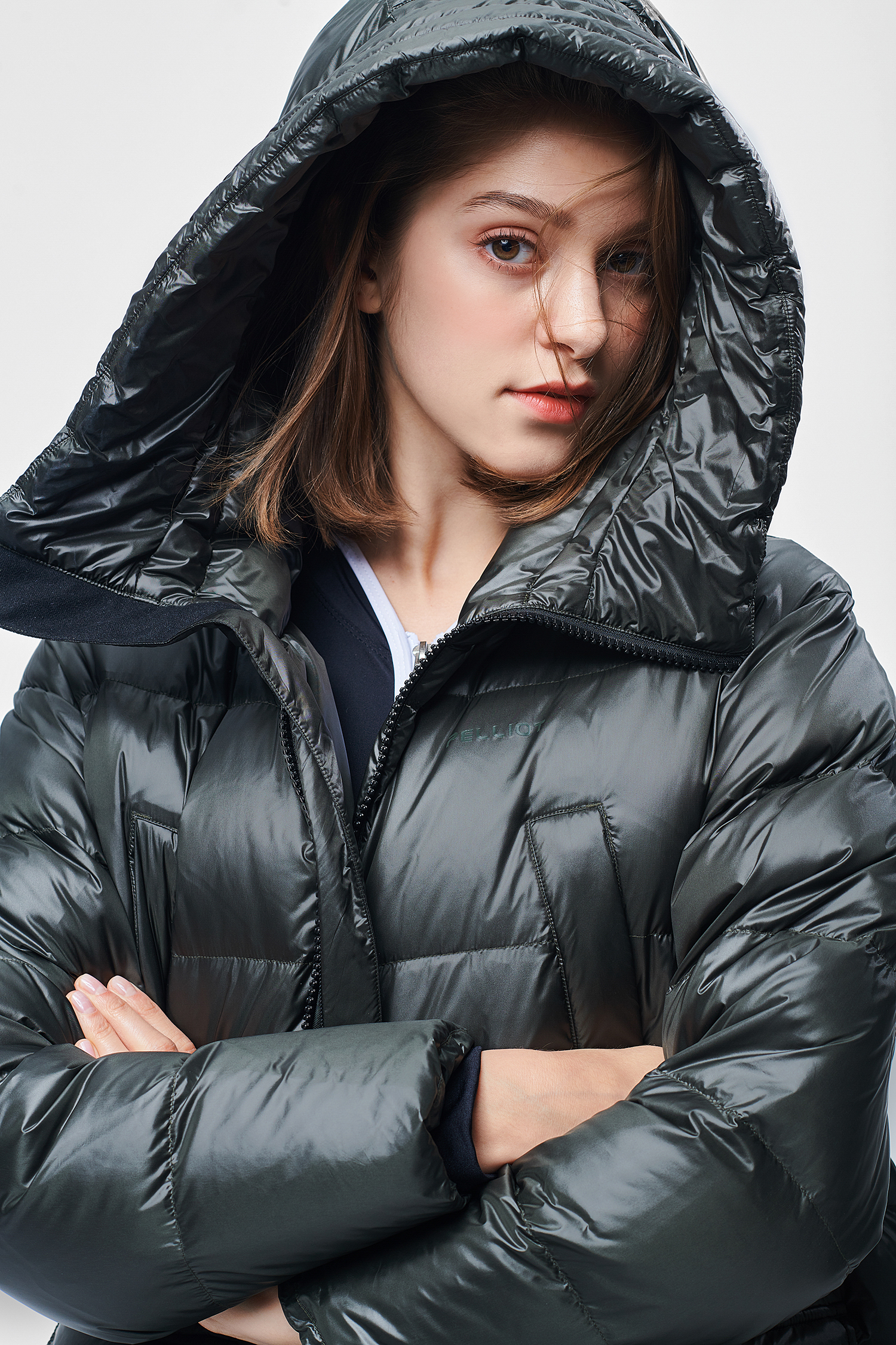 PEAK FEATHER DOWN JACKET: The Ultimate Winter Warmth