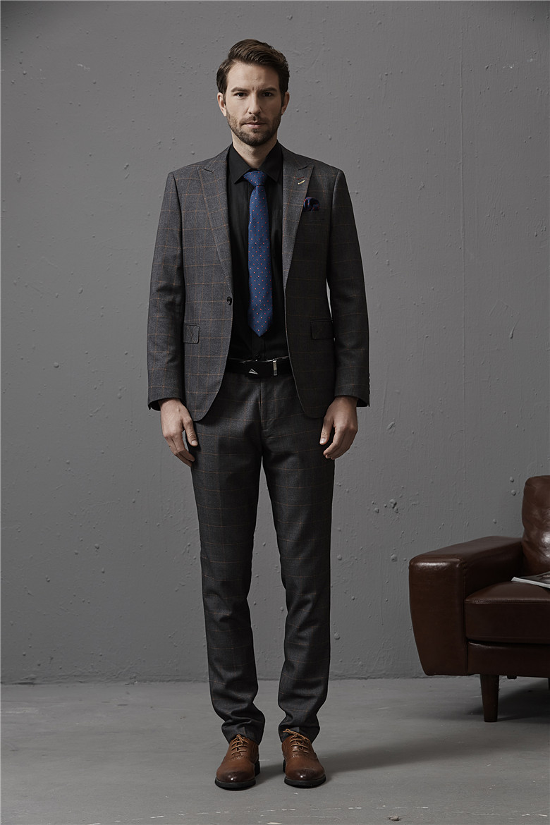 Title: A Comprehensive Review of Luo Mengs Suits: Quality, Style, and Comfort