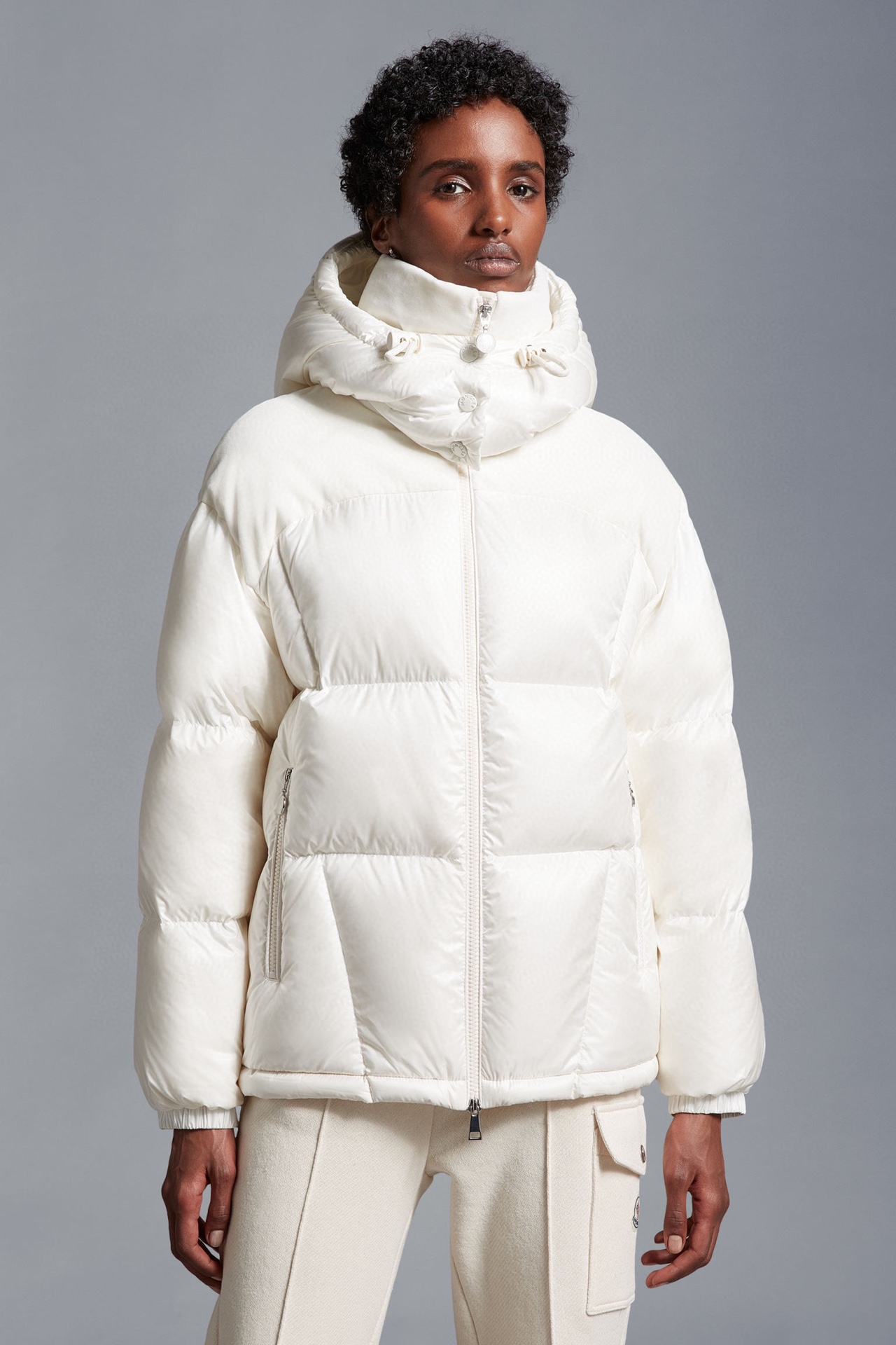 Italian Down Jacket Moncler: A Review of Fashion and Quality