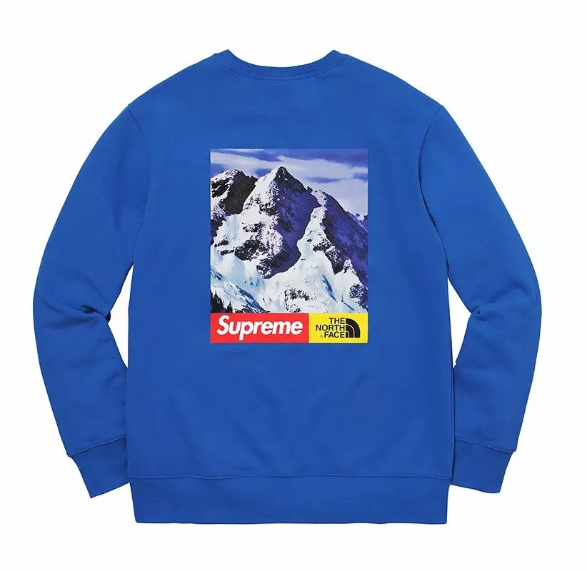 North Face x Supreme Collaboration羽绒服，时尚与实用的完美结合