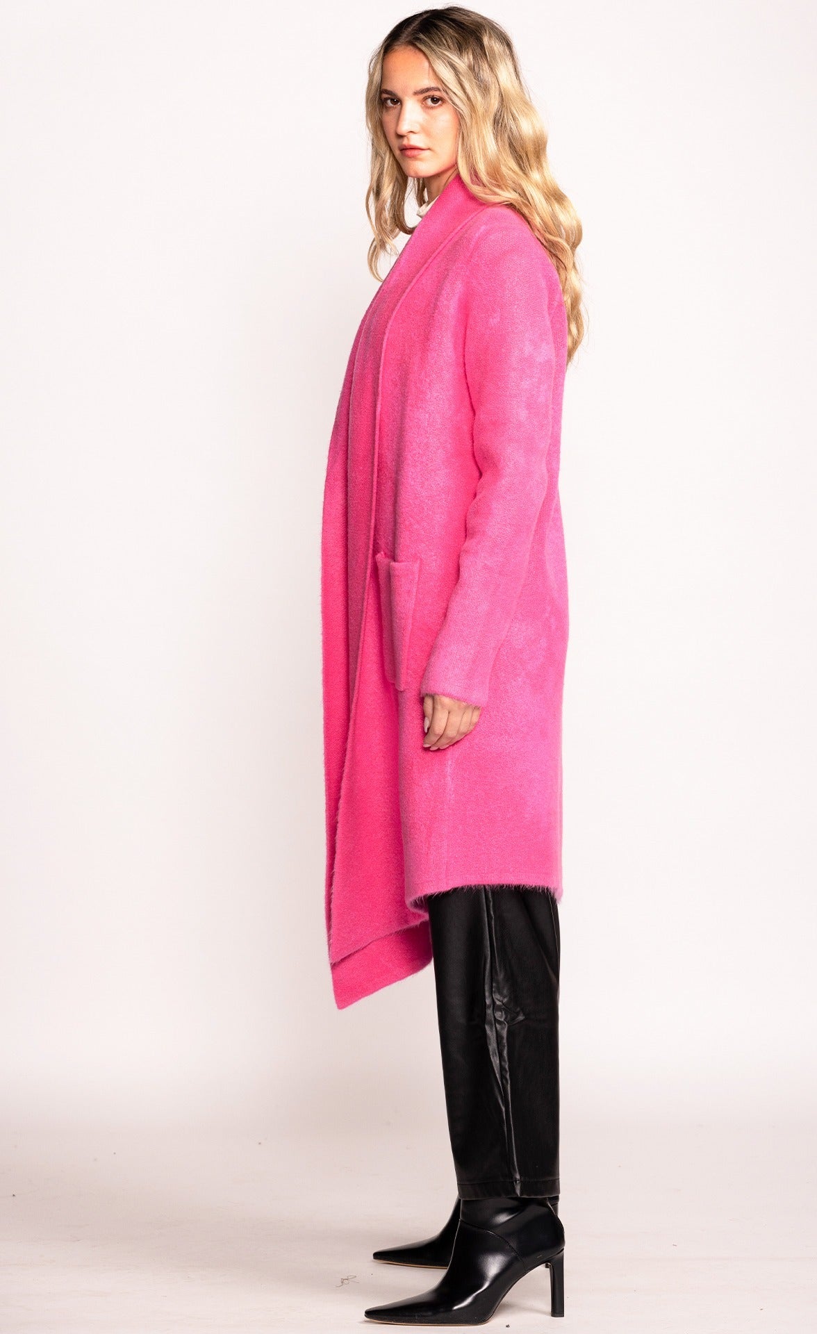 How to Style a Pink Winter Coat: Fashion Tips and Outfit Ideas