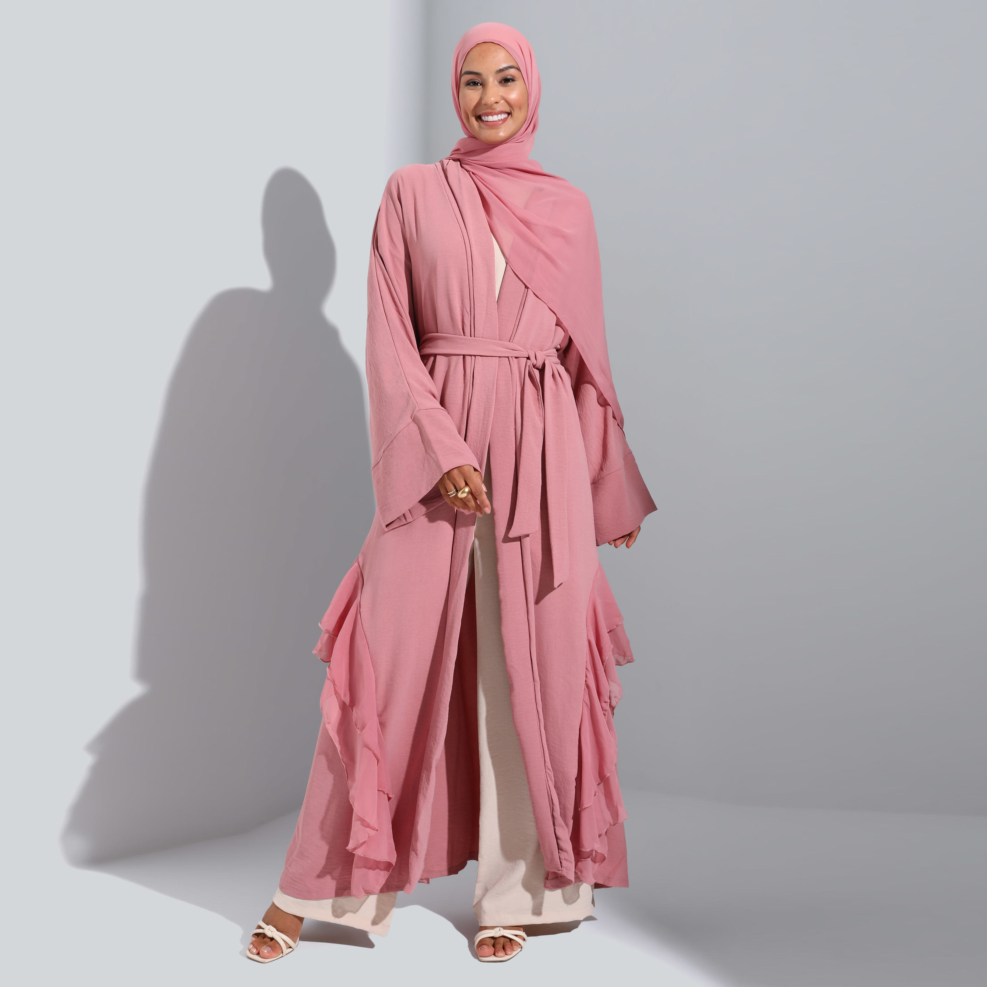 Arabic Fashion: A Glimpse into the Vibrant World of Arab Womens Clothing