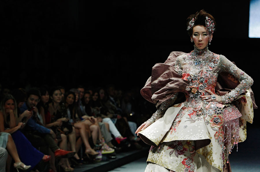 Title: Orchard in the Evening: A Journey Through the World of Chinese Fashion