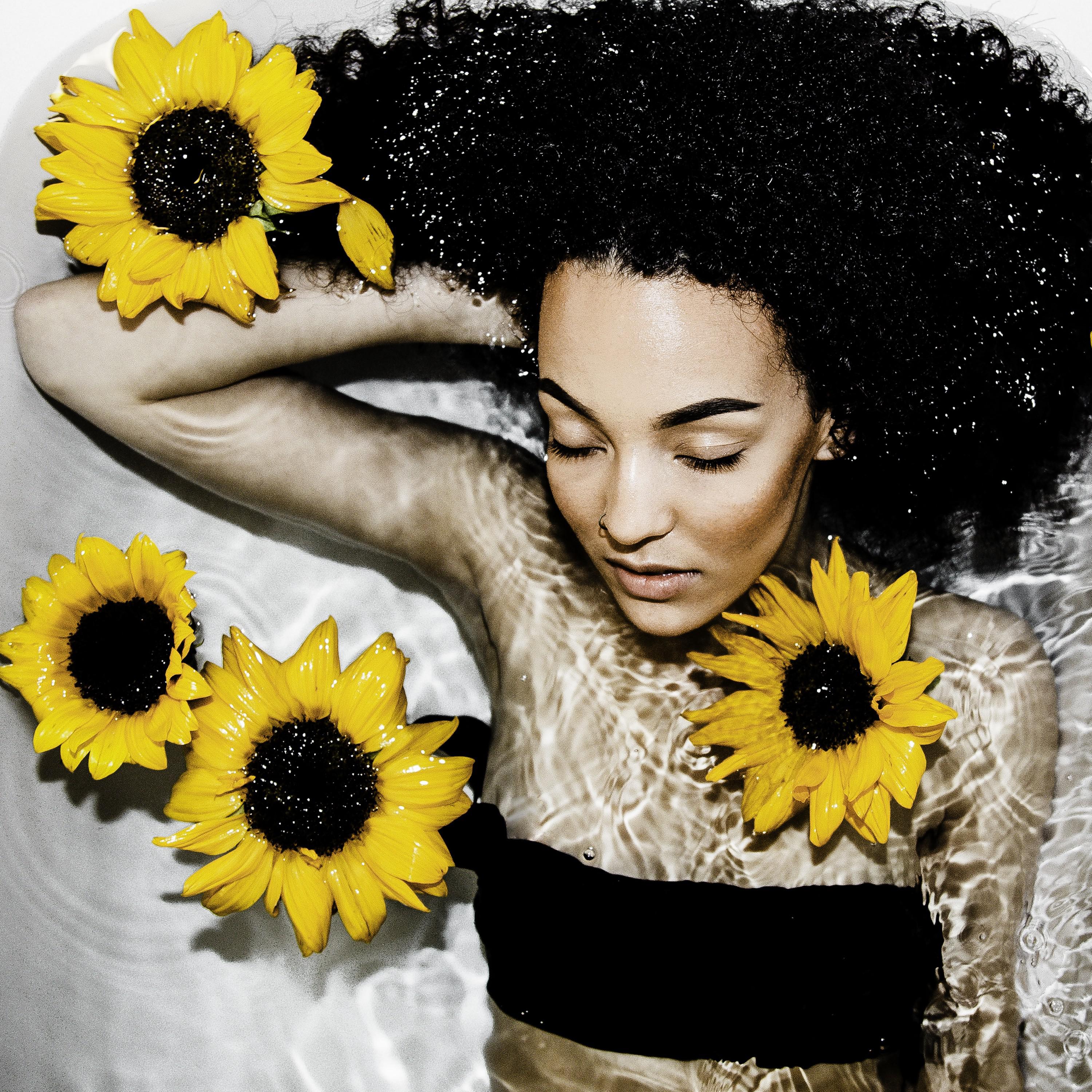 Title: Sunflower Fashion: Unraveling the Beauty of Kuipin Womens Clothing