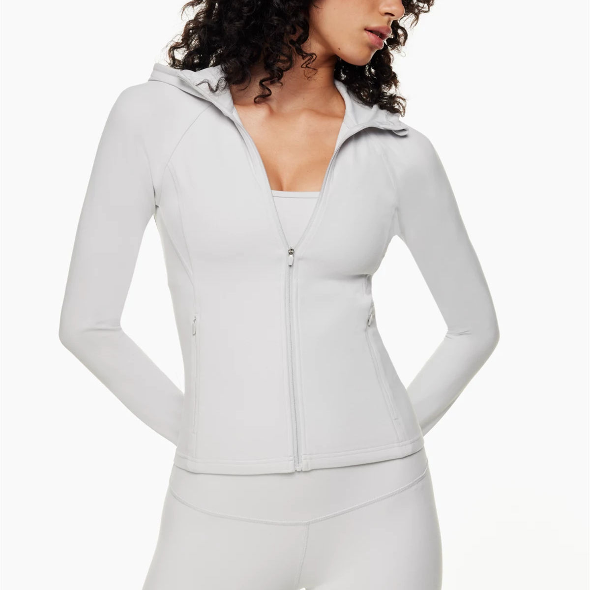 Title: Unveiling the Fashionable World of Womens Long-Sleeve Athletic Wear