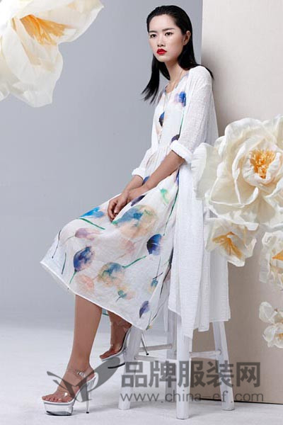 木帛女装， Redefining Fashion with Timeless Elegance and Sustainable Luxury